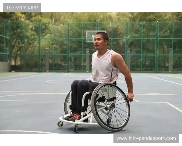 柏林联合社区举办残疾人足球赛，俱乐部捐赠定制轮椅